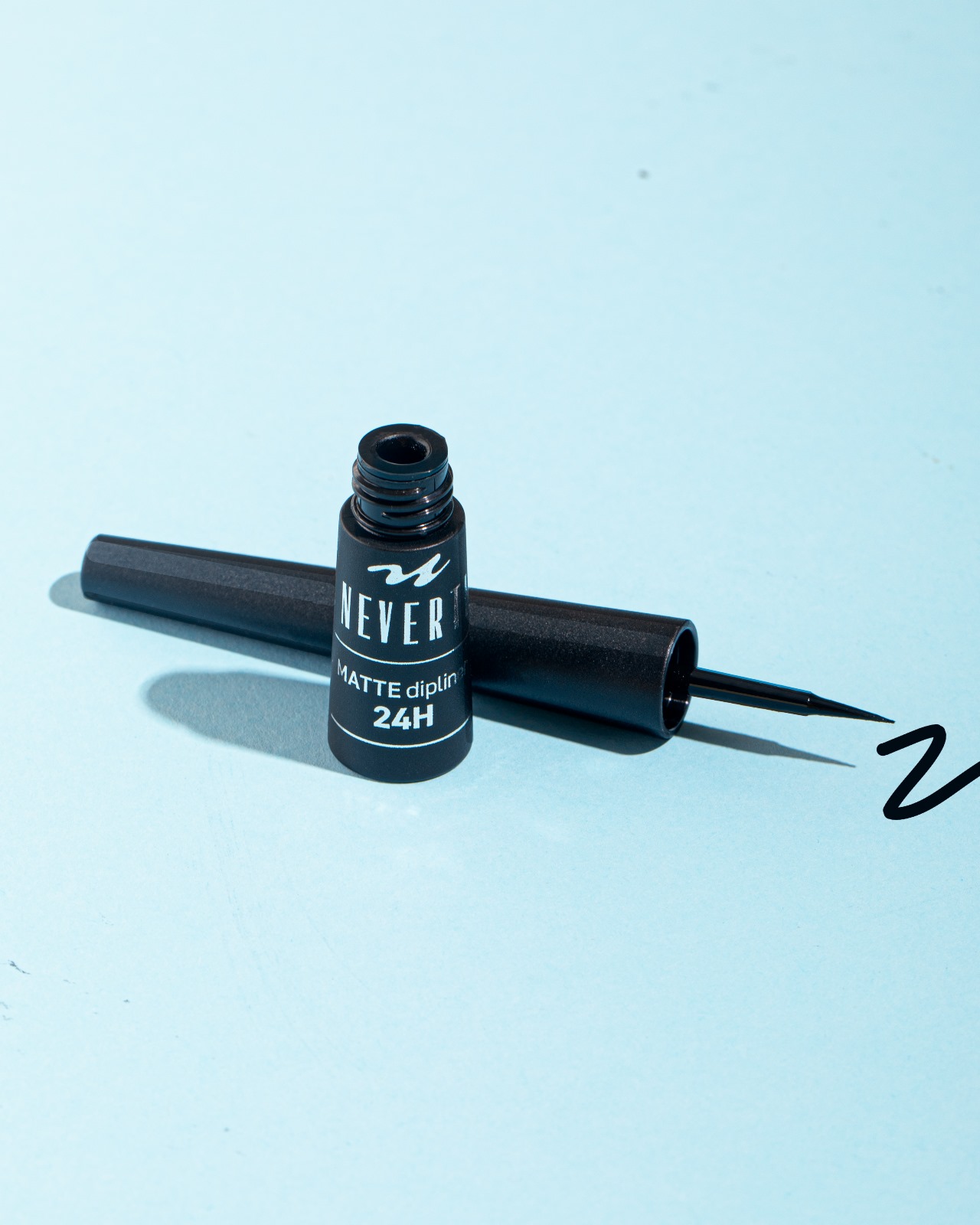 Neverti 24H Matte Dipliner